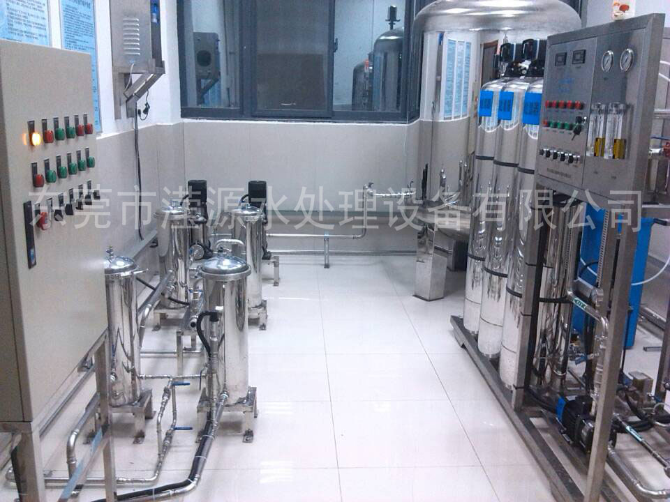 /></p><p>&nbsp;</p><p>&nbsp;&nbsp;&nbsp;&nbsp;&nbsp;&nbsp;&nbsp; <a href=http://www.maknum.com>純凈水設(shè)備</a>是用于滿足各行業(yè)需求制取<a href=http://www.maknum.com>純凈水的設(shè)備</a>，多用于醫(yī)藥、生物化學(xué)化工、醫(yī)院等行業(yè)，整個(gè)系統(tǒng)都由SUS304L或SUS316L全不銹鋼材質(zhì)組合而成，而且在用水點(diǎn)之前都必須裝備紫外線及臭氧殺菌裝置。純凈水設(shè)備核心技術(shù)采用反滲透，EDI等較新工藝，比較有針對(duì)性地設(shè)計(jì)出成套高純水處理工藝，以滿足藥廠、醫(yī)院的純凈水制取、大輸液制取的用水要求。</p><p>　　純凈水設(shè)備系統(tǒng)設(shè)計(jì)制造除了水質(zhì)要達(dá)到2010版藥典或者其他藥典標(biāo)準(zhǔn)外，還得符合GMP的認(rèn)證要求。生物醫(yī)藥制藥方面的純凈水設(shè)備對(duì)這兩點(diǎn)更為重視，那么GMP對(duì)純凈水設(shè)備系統(tǒng)有哪些要求呢？應(yīng)該如何避免這些問題呢？如何快速的通過(guò)GMP認(rèn)證呢？<a href=http://www.maknum.com>http://www.maknum.com</a></p><p>　　GMP認(rèn)證相關(guān)要求以及眾多GMP純凈水設(shè)備案例經(jīng)驗(yàn)，總結(jié)一些常見的GMP認(rèn)證問題，以供參考：</p><p>　　1.純凈水沒有安裝PID圖</p><p>　　2.純水站沒有貼取樣點(diǎn)編號(hào)</p><p>　　3.純凈水中需要加上用水點(diǎn)編號(hào)；一樓純凈水儲(chǔ)罐上面管道無(wú)流向標(biāo)識(shí)；</p><p>　　4.純凈水理化檢測(cè)記錄中：不揮發(fā)物檢測(cè)稱重?zé)o原始打印記錄；電導(dǎo)率的檢測(cè)應(yīng)加入單位；</p><p>　　5.純凈水系統(tǒng)從EDI出來(lái)就是純凈水，但現(xiàn)場(chǎng)的管路及閥門、送水泵、壓力表都沒安照純凈水的標(biāo)準(zhǔn)做，存在污染風(fēng)險(xiǎn)。</p><p>　　6.純凈水驗(yàn)證時(shí)沒有驗(yàn)證自動(dòng)電磁閥的動(dòng)作是否準(zhǔn)確無(wú)誤。</p><p>　　7.安裝純凈水在線電導(dǎo)率監(jiān)測(cè)時(shí)沒有圖紙。</p><p>　　8.純凈水無(wú)管理設(shè)計(jì)圖，管路非衛(wèi)生連接，無(wú)日常監(jiān)控，管路設(shè)計(jì)不利于取樣。9.純凈水灌及焊接不符合要求，</p><p>　　10.純凈水無(wú)取樣記錄；純凈水回水處應(yīng)安裝流量計(jì)</p><p>　　11.純凈水系統(tǒng)需要對(duì)總送、總回、儲(chǔ)罐、較遠(yuǎn)用水點(diǎn)進(jìn)行每周全檢，其余用水點(diǎn)每月全檢</p><p>　　12.純凈水系統(tǒng)的驗(yàn)證</p><p>　　13.純凈水的設(shè)計(jì)、安裝、臭氧消毒依據(jù)、焊接、驗(yàn)證確認(rèn)等部分不符合要求</p><p>　　14.純凈水圖紙與實(shí)際不相符，各控制閥應(yīng)在圖紙上注明；</p><p>　　15.管道、儲(chǔ)水罐、電焊問題</p><p>　　16.儲(chǔ)備出水口，回水口應(yīng)有溫度計(jì)，以便對(duì)其溫度變化進(jìn)行控制，應(yīng)有流量監(jiān)控計(jì)</p><p>&nbsp;</p><p>&nbsp;</p></div>
						<div   id=